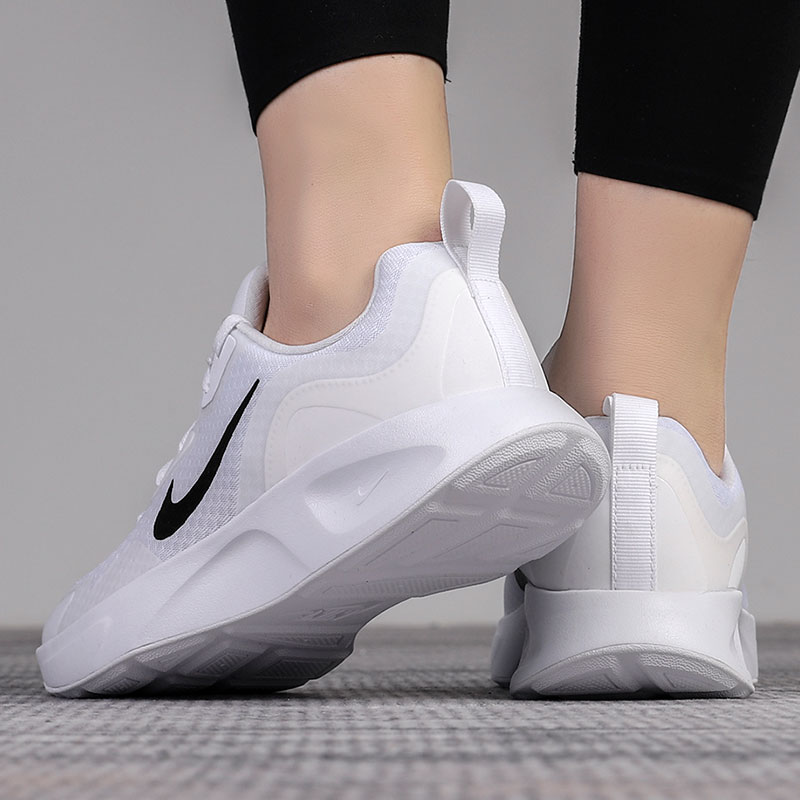 幸运叶子官方旗舰店NIKE耐克女鞋秋季新款运动鞋网鞋轻便鞋子透气跑步鞋白CJ16772