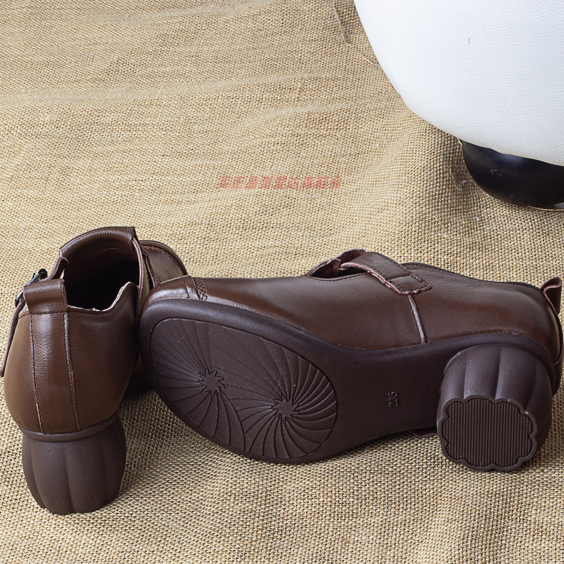 2025春秋新款头层牛皮单鞋女粗跟软底皮鞋软牛皮复古妈妈深口女鞋,淘宝优惠券,粉丝福利购,淘宝优惠卷