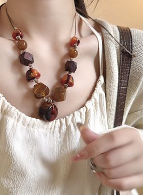 皮绳几何不规则吊坠项链女款国风琥珀色穿搭裙子毛衣链小众设计感