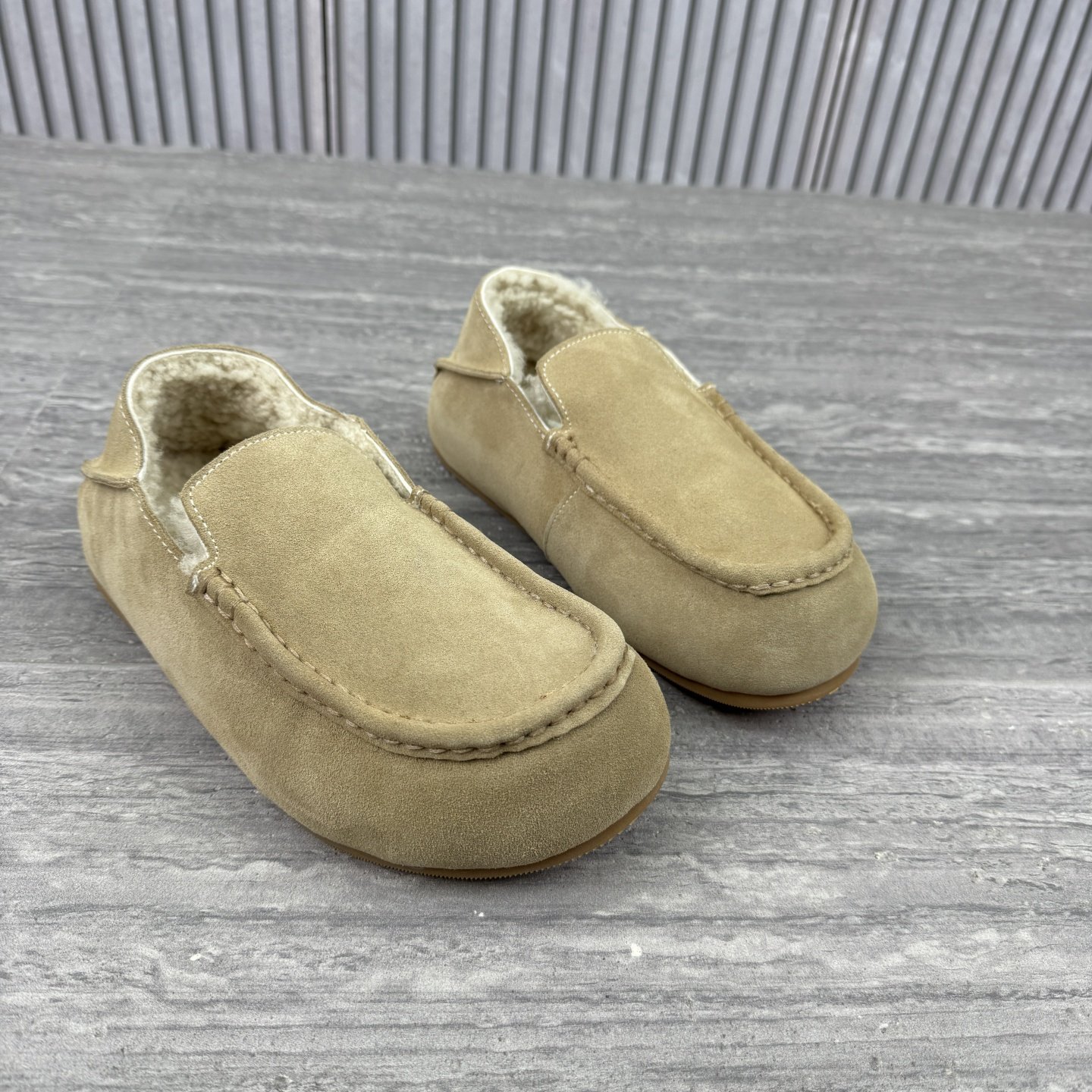 乐魔2025冬季新款欧货欧洲站真皮女鞋低跟平底圆头加绒羊毛豆豆鞋,淘宝优惠券,粉丝福利购,淘宝优惠卷