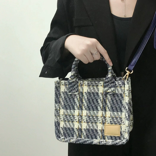 Брендовая вместительная и большая универсальная портативная сумка через плечо, коллекция 2023, популярно в интернете