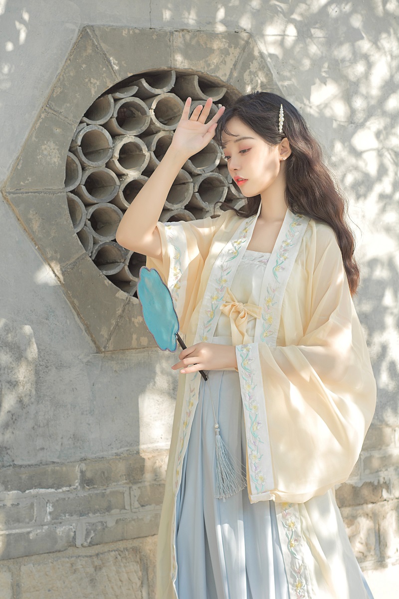 溪浣纱新款汉服【花飞蝶梦】原创正品宋制三件套绣花汉服女春夏款日常1