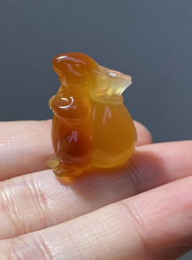 天然马料本命年发财鼠项坠