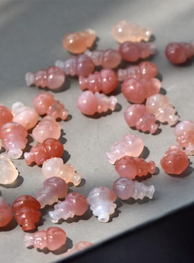 男女玛瑙瑞丽鱼骨玉坠