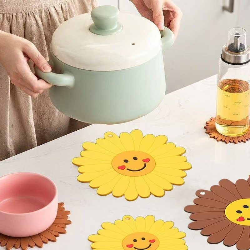 向日葵隔热垫硅胶杯垫家用耐高温餐桌防烫碗垫创意收纳隔热垫子,淘宝优惠券,粉丝福利购,淘宝优惠卷