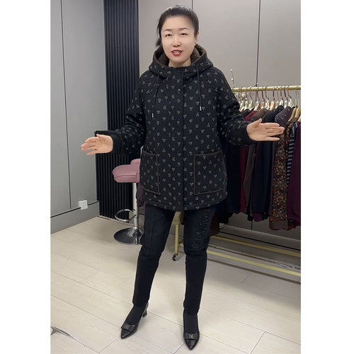 大码女装新款加棉加厚棉服秋冬休闲连帽提花外套中年宽松遮肉棉衣 - 图1