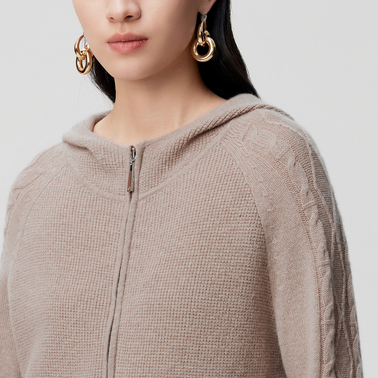 皮皮狗【无染色羊绒】新款连帽领半门襟华夫格宽松落肩绞花加厚款 - 图1