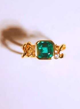 设计师系列无油祖母绿18K金戒指