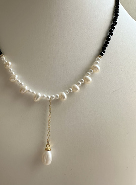 天然淡水珍珠项链女新款小众设计巴洛克风黑水晶串珠锁骨链装饰链
