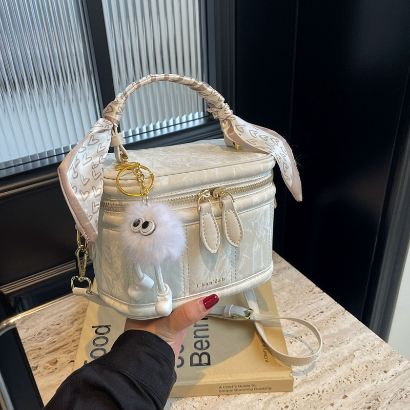 斜挎包百搭超火小包包女2025新款轻奢小众高级感单肩包手提盒子包,淘宝优惠券,粉丝福利购,淘宝优惠卷