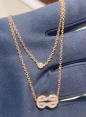 明星同款18k玫瑰金马蹄扣吊坠项链女轻奢麻花锁骨链送女友礼物