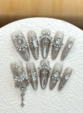 银灰色钻石长尖款可拆卸穿戴甲