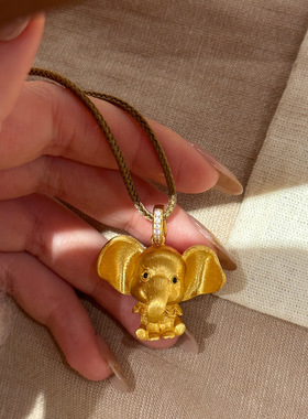 小红书同款围兜小飞象拉丝小象吊坠项链轻奢高级感复古时尚毛衣链