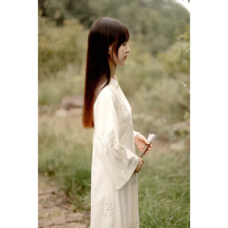 微笑向暖 国风立领绣花连衣裙 秋冬打底灯芯绒满幅刺绣开叉旗袍 - 图1