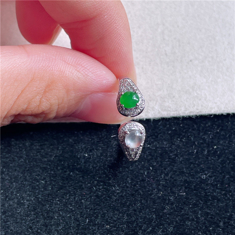 New product in September Hongyu Jadeite 18k gold inlaid ice waxy white ice sun green double cabochon exquisite ring A940909
