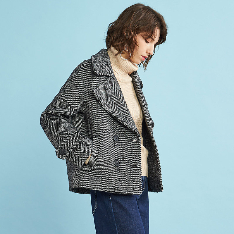 艾格2019冬季新品女装纯色西装领 艾格银座短外套