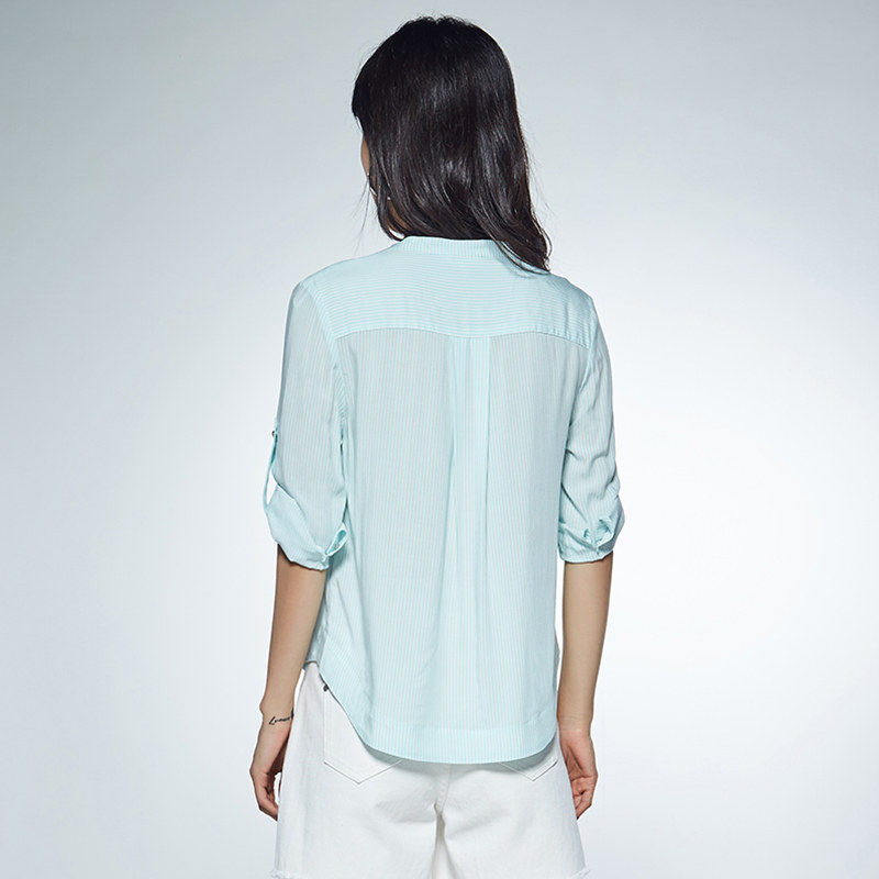 艾格直筒v领z153休闲衫 艾格银座衬衫