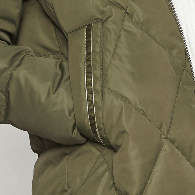  艾格银座羽绒服