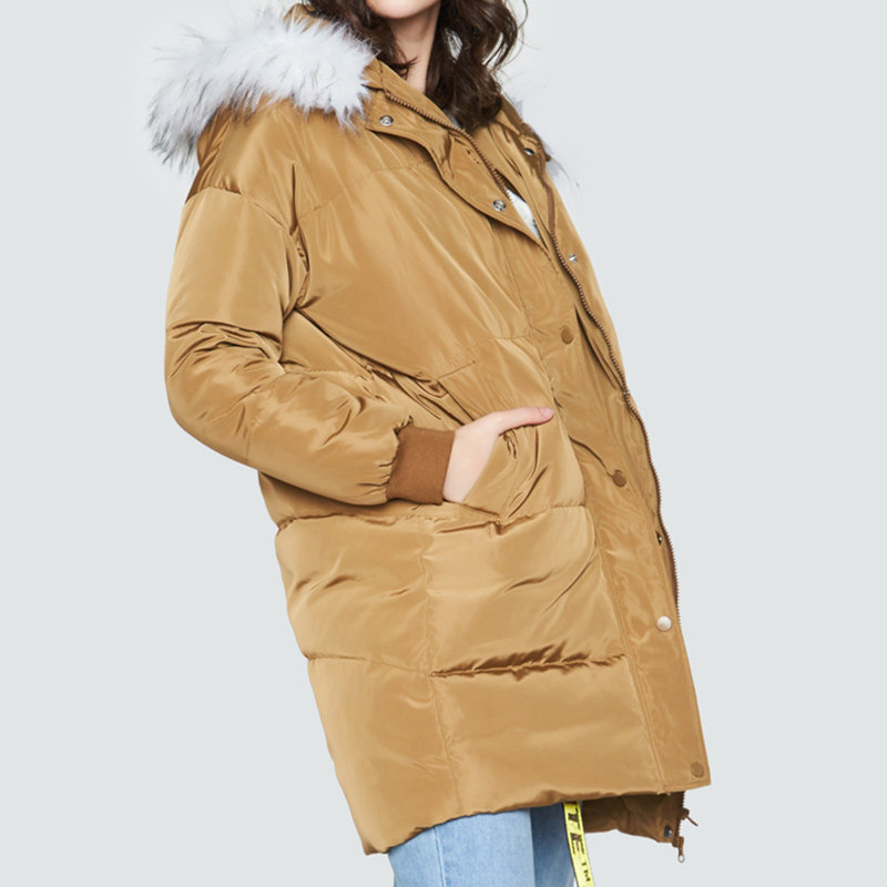  艾格银座羽绒服