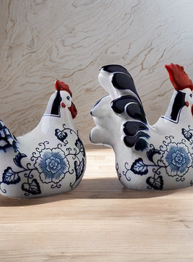 创意陶瓷鸡摆件鸿运当头家居玄关酒柜手绘桌面工艺品青花瓷装饰品