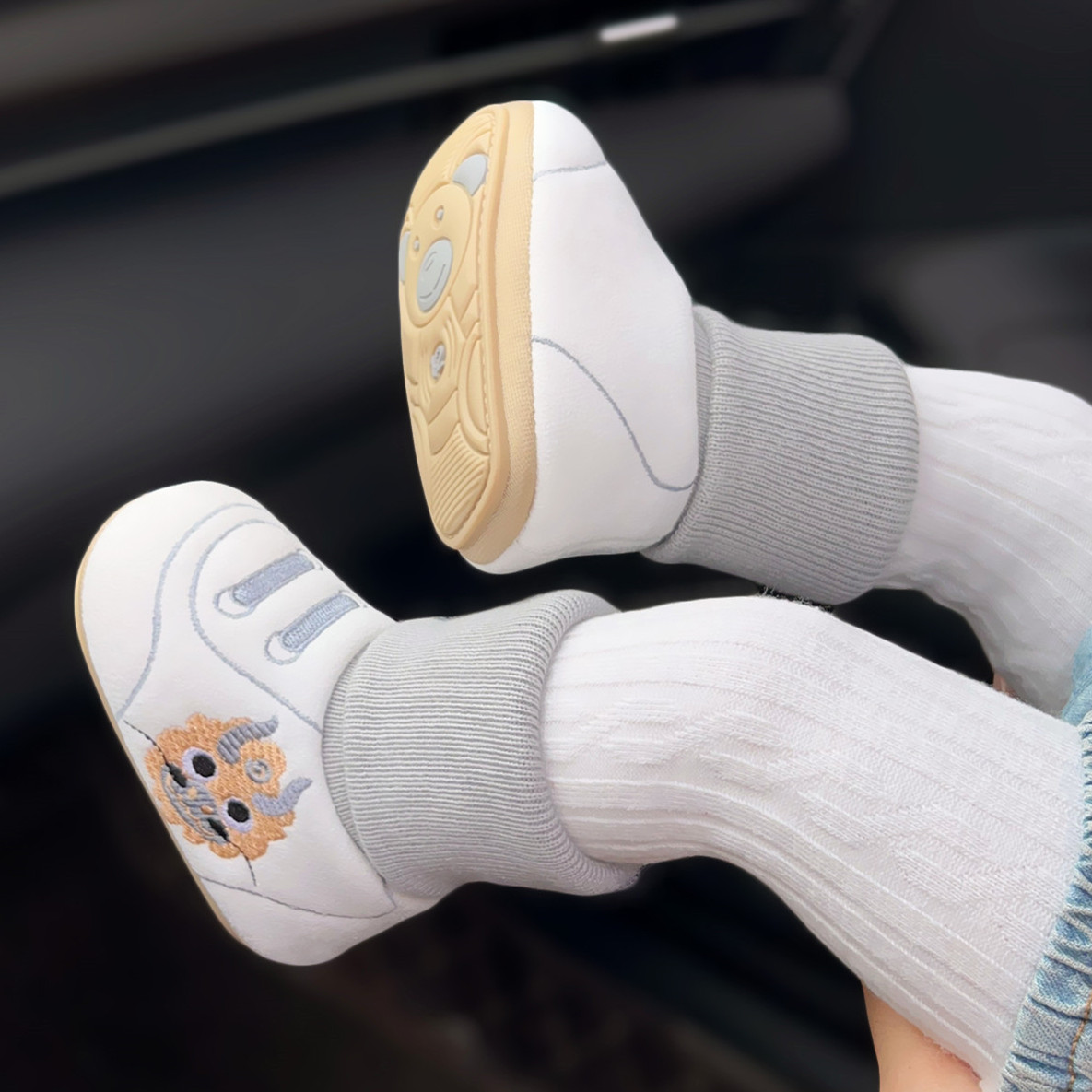 宝宝鞋冬季可爱小龙鞋袜软底加绒加厚保暖学步鞋防滑柔软鞋袜婴儿 - 图0