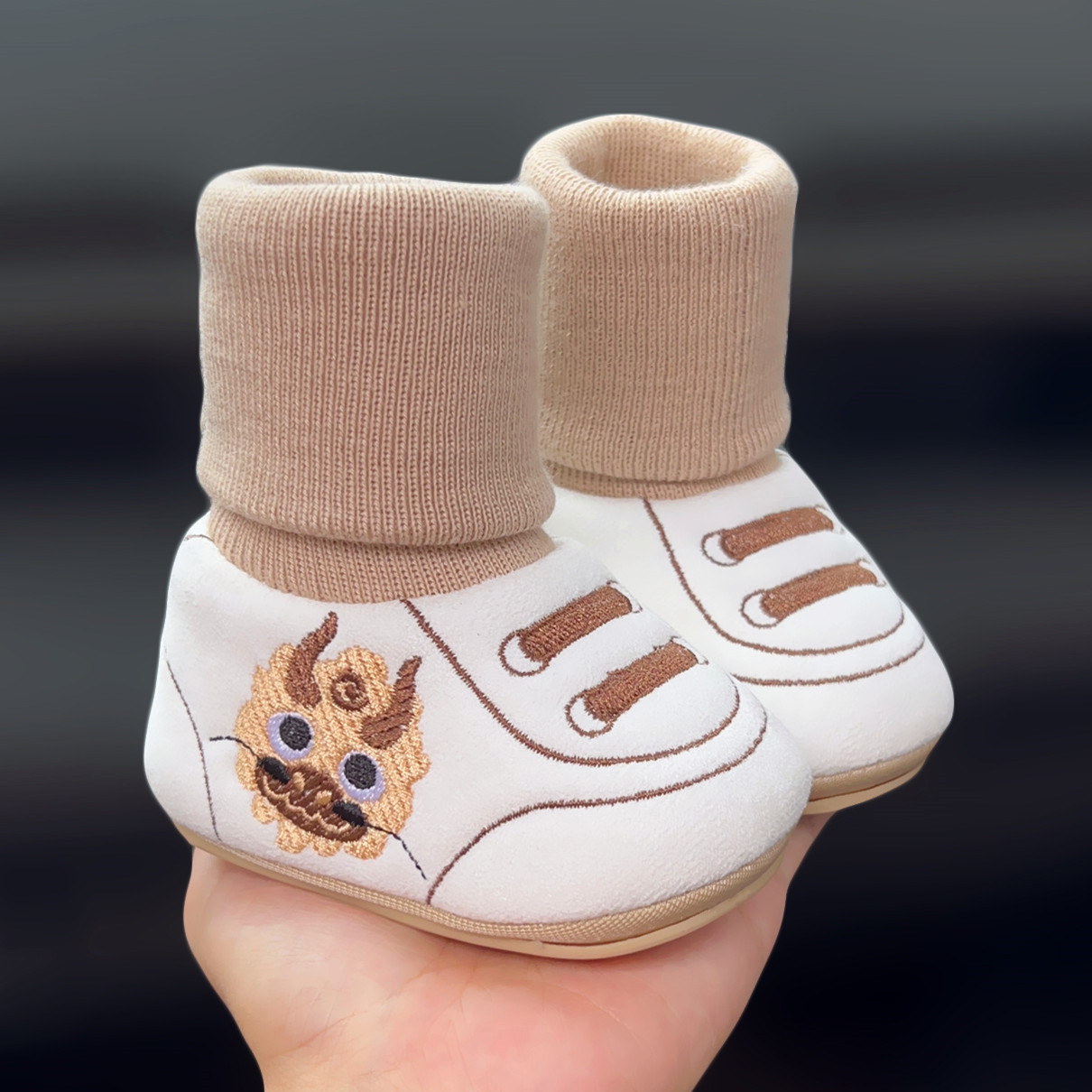 宝宝鞋冬季可爱小龙鞋袜软底加绒加厚保暖学步鞋防滑柔软鞋袜婴儿 - 图2