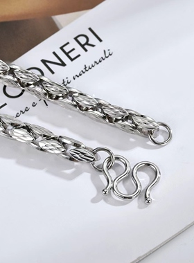 镀铂金色合金男士项链 蛇形四方卡6 商场同款风格 高级感老板链