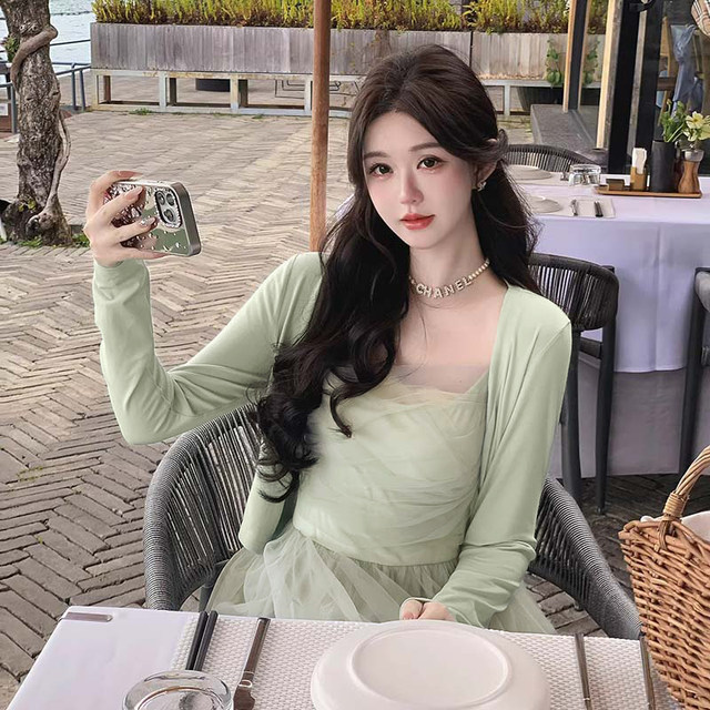 2026 ພາກຮຽນ spring ແລະ summer ໃຫມ່ຝຣັ່ງ gauze skirt cardigan ຫຼຸດຜ່ອນອາຍຸ suspender dress suit ສອງສິ້ນຊຸດ D4957