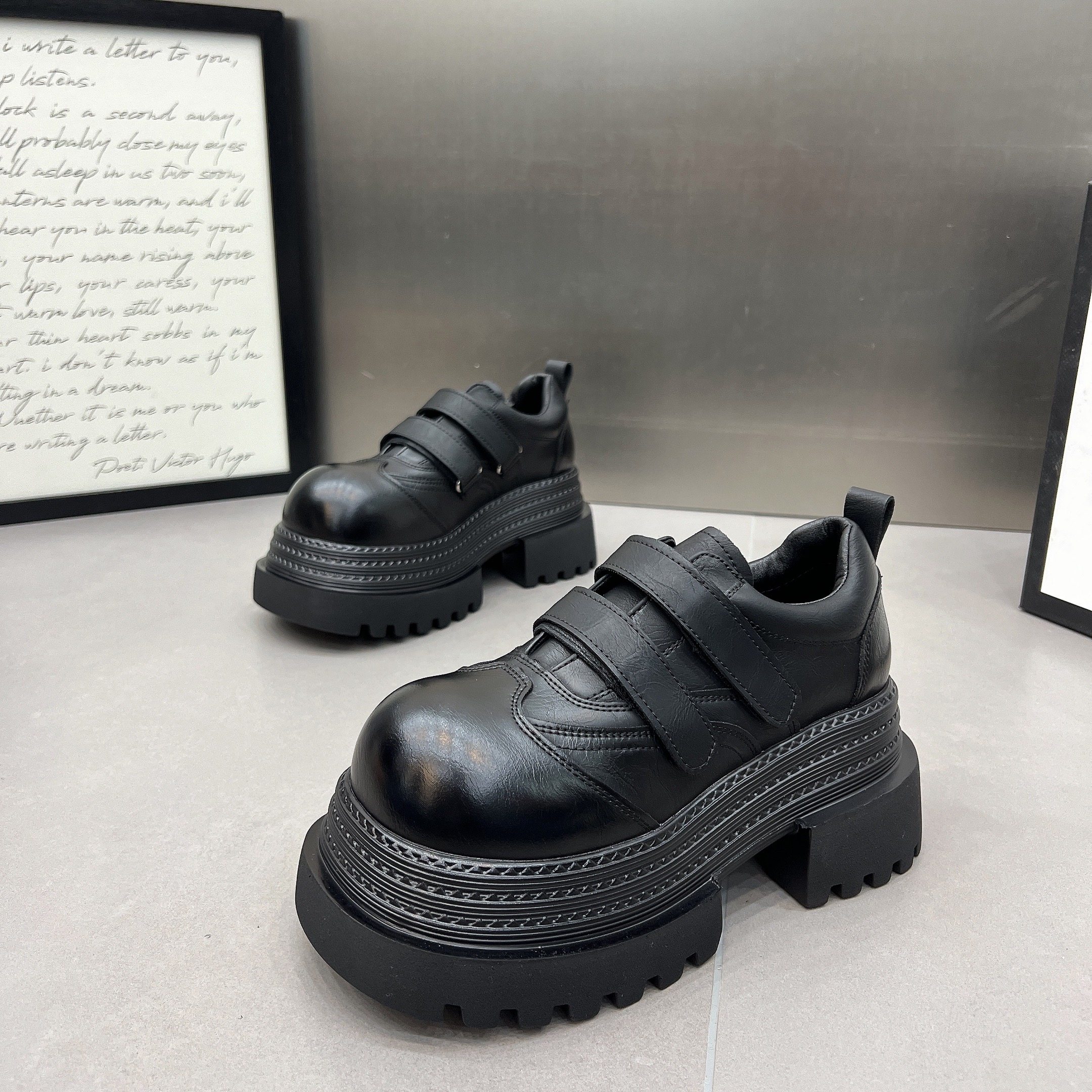 欧货大头乐福鞋女2025新款真皮厚底松糕低帮单鞋魔术贴时尚小皮鞋,淘宝优惠券,粉丝福利购,淘宝优惠卷