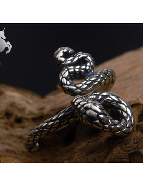 个性设计风配饰银戒指