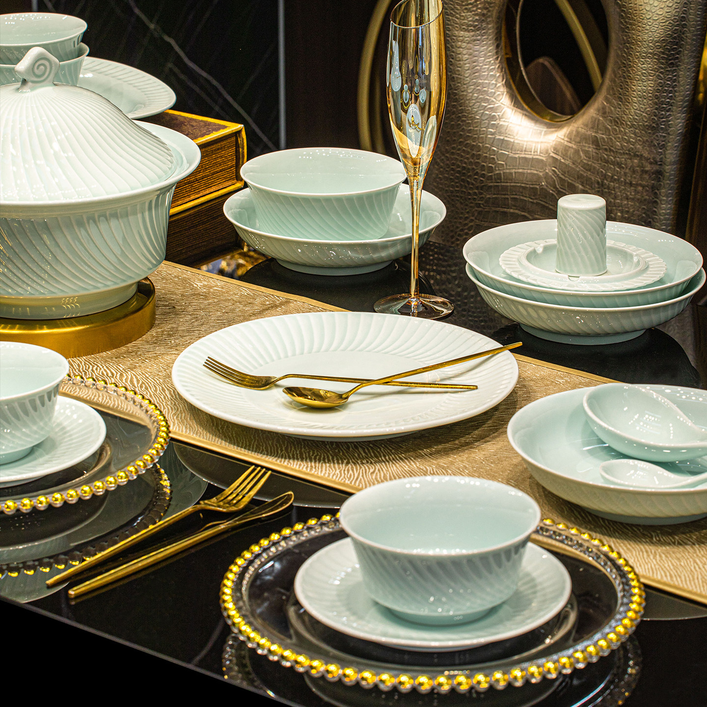 景德镇釉下彩餐具套装青瓷碗家用2025新款高颜值现代碗盘乔迁新居