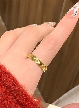 波光粼粼~猫眼波纹戒指女轻奢高级感尾戒金色素圈戒指女小众设计