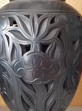 家居摆件龙山黑陶-河北特产-手工艺品-馆陶黑陶-镂空莲花如意瓶