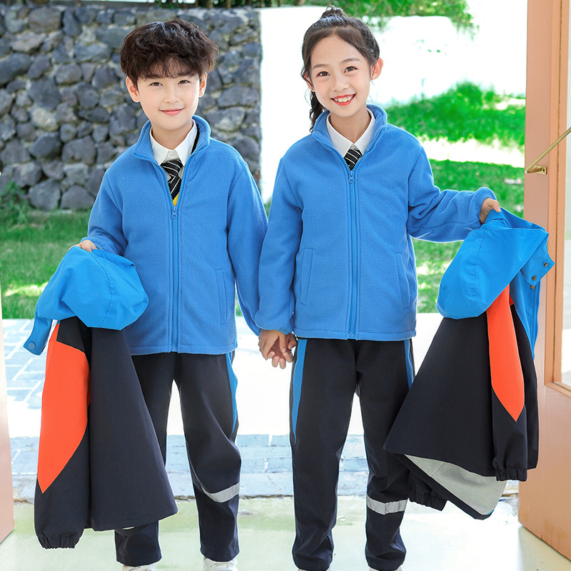 幼儿园园服2020新款秋冬季冲锋衣三件套保暖运动服小学生校服班服