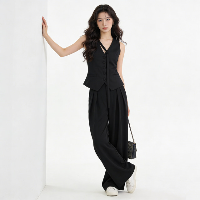 ຊຸດ GeNaQi ແລະຊຸດ vest
