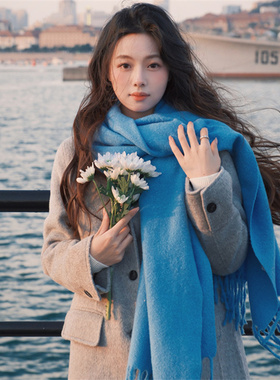 冬日出片氛围感显白蓝色围巾女潮