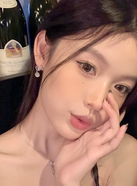 今饰有约爆款蝴蝶耳钉新款