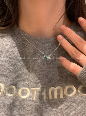 甜酷感温变色蝴蝶项链