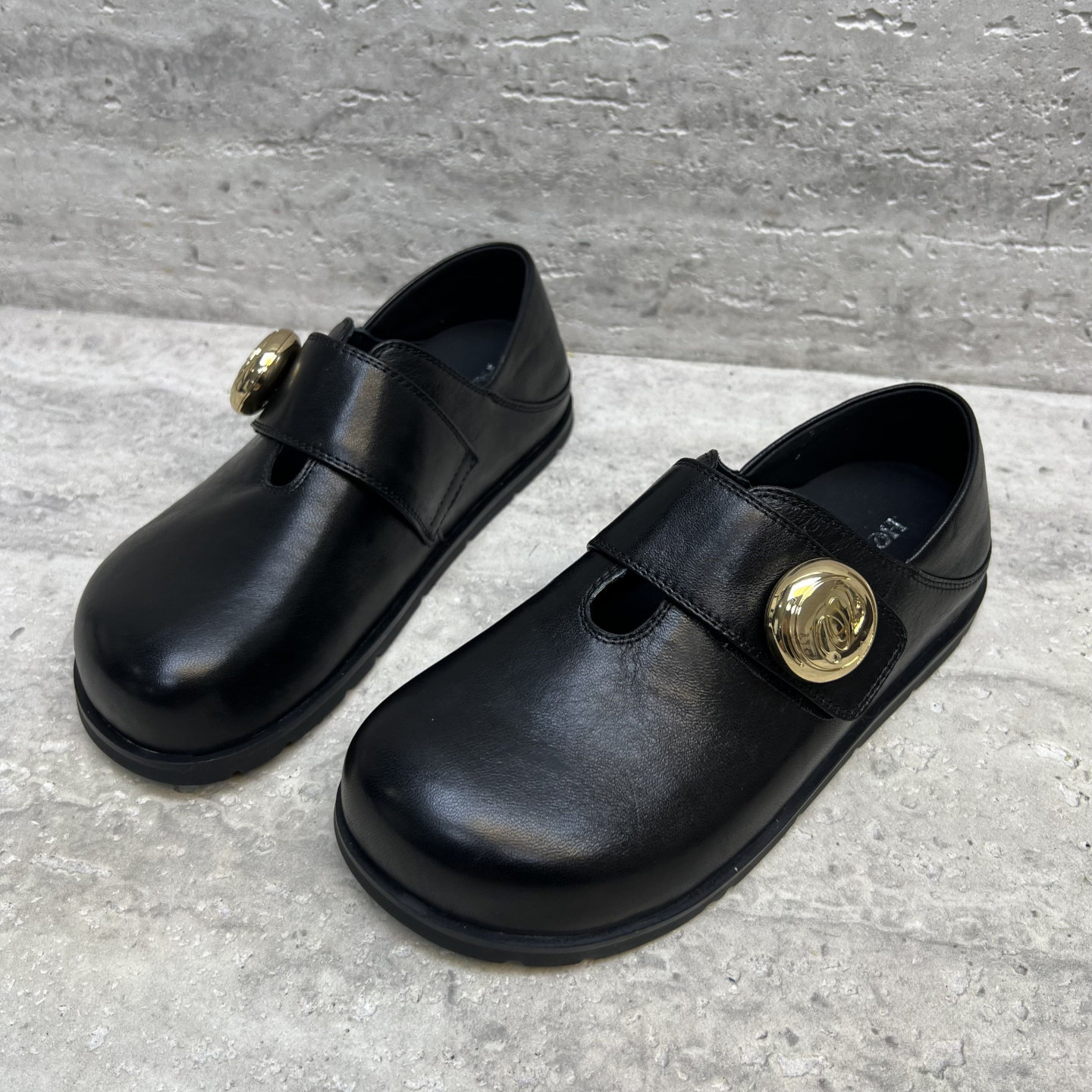 欧洲站2026春新款欧货真皮女鞋平底圆头魔术贴羊皮英伦皮鞋乐福鞋,淘宝优惠券,粉丝福利购,淘宝优惠卷