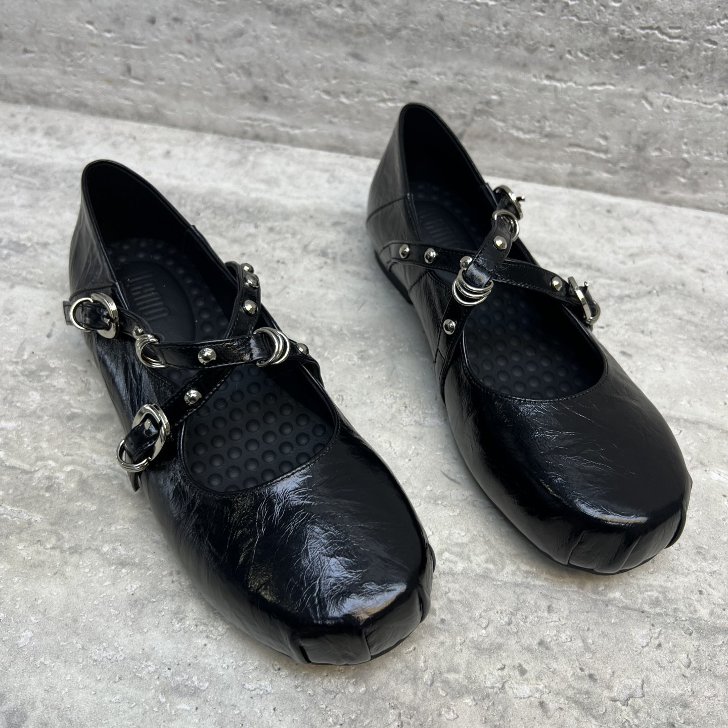 欧洲站女鞋2026春季新欧货真皮平底浅口交叉皮带扣时尚玛丽珍单鞋,淘宝优惠券,粉丝福利购,淘宝优惠卷