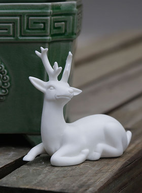 陶瓷小鹿白瓷摆件欧式客厅桌面