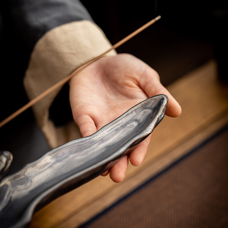 New Chinese style kiln-turned ceramic fisherman fishing line incense holder