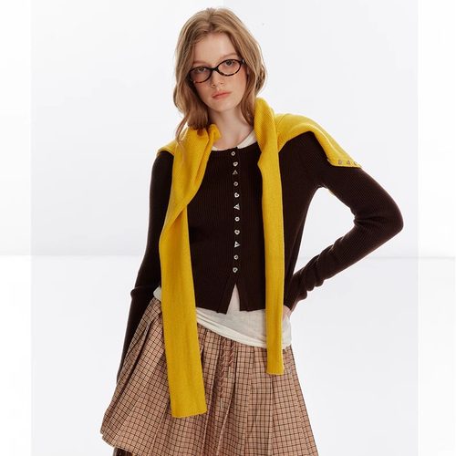 THREE GOOOD殷三吉（四色）30%绵羊毛闲暇时光圆领针织开衫 - 图2