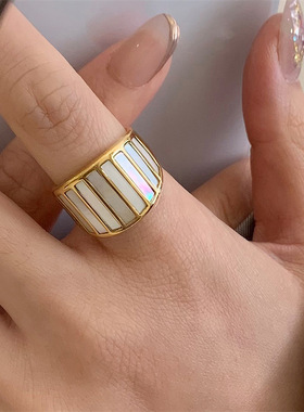 天然白贝母宽版戒指钛钢