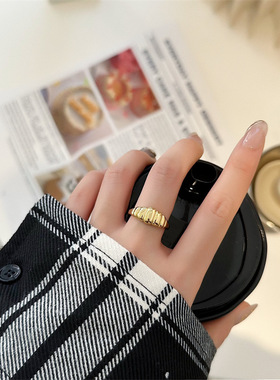 欧美跨境新款INS风金色质感钛钢牛角包戒指 时尚个性镀金指环食指