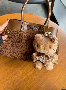 日本黑皮hellokitty女生包包挂饰