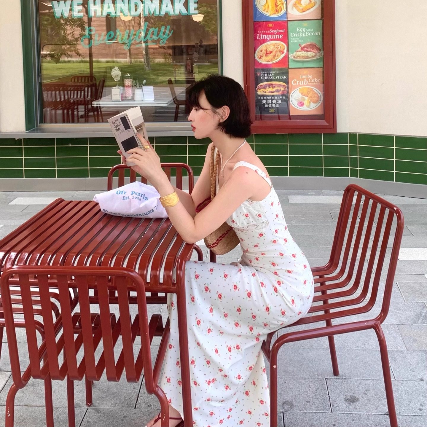 酒午自制【夏日庄园】法式复古2025夏季新款v领蕾丝边碎花吊带裙,淘宝优惠券,粉丝福利购,淘宝优惠卷