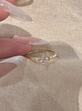 金色马眼钻戒指女ins简约通勤