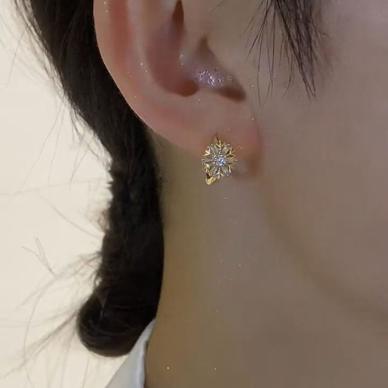 小众设计感雪花耳环小巧精致气质百搭锆石花朵耳扣女时尚轻奢耳饰,淘宝优惠券,粉丝福利购,淘宝优惠卷