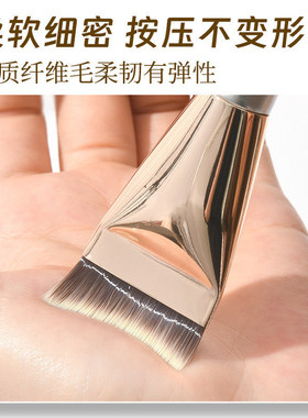 鎏金月牙鱼尾刀锋面膜粉底刷弧形美妆工具化妆刷外贸